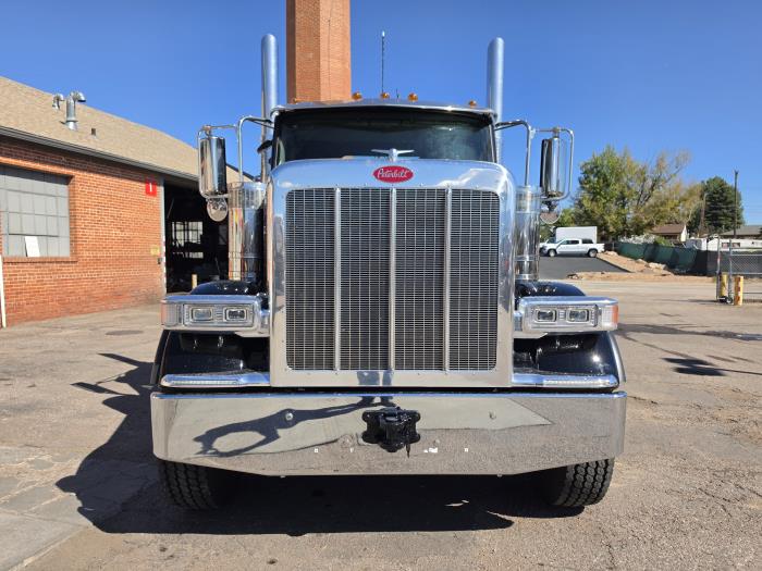 2027 Peterbilt 589-7