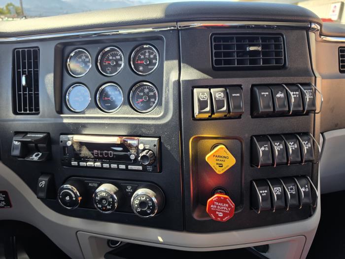 2027 Peterbilt 589-13