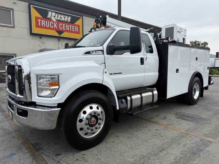 2027 Ford F-750-1
