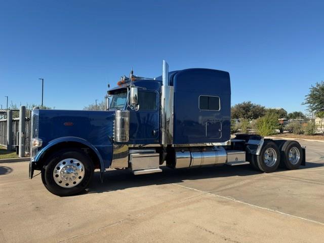 2023 Peterbilt 389-1