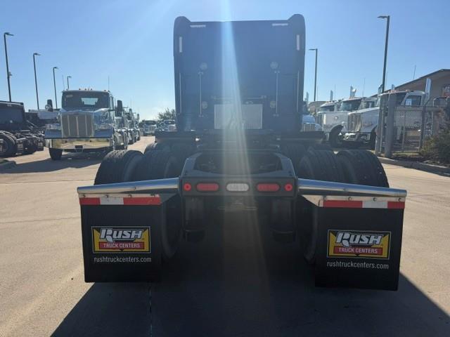2023 Peterbilt 389-5