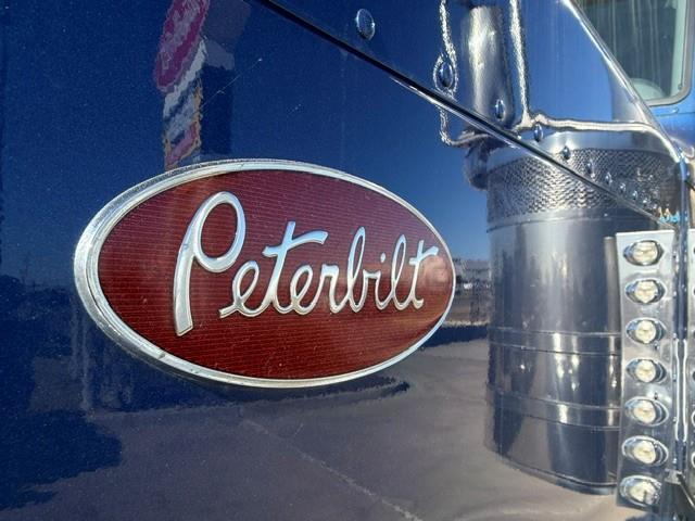 2023 Peterbilt 389-11