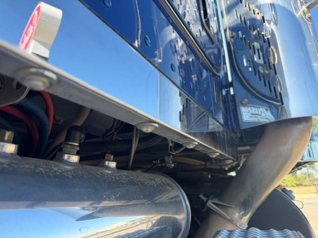 2023 Peterbilt 389-19