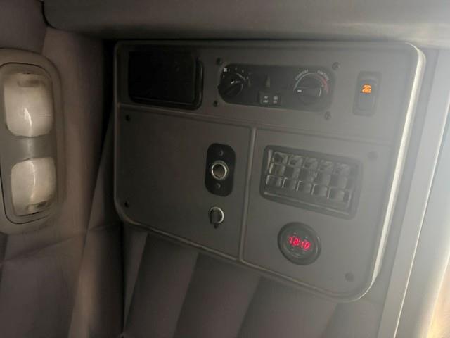 2023 Peterbilt 389-53