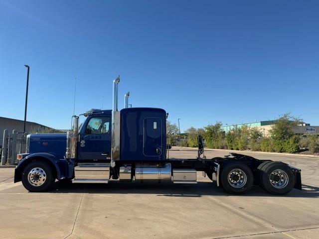 2027 Peterbilt 589-3