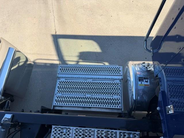 2027 Peterbilt 589-35