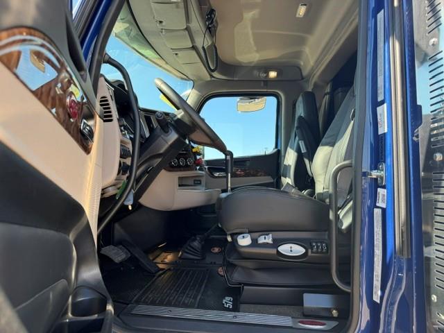 2027 Peterbilt 589-39