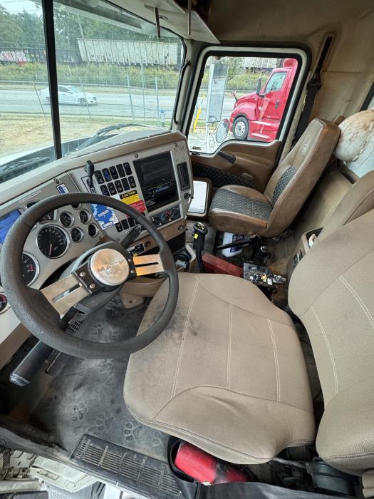 2013 Mack GU713-7