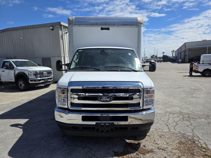 2027 Ford E-450-2