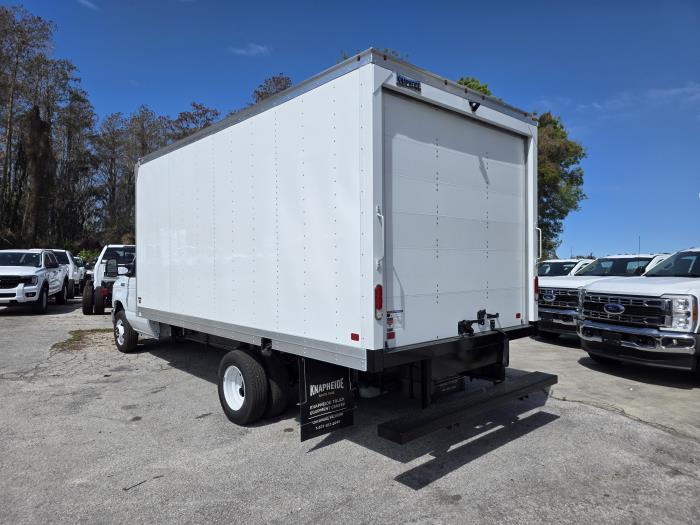 2027 Ford E-450-7