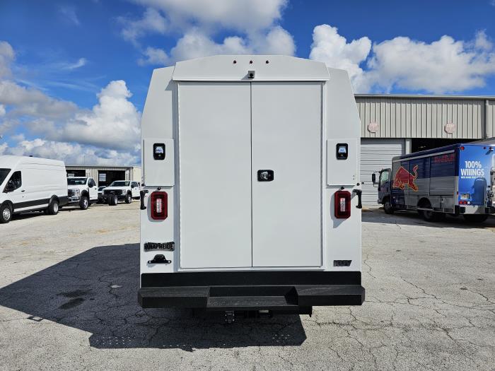 2027 Ford E-350-6