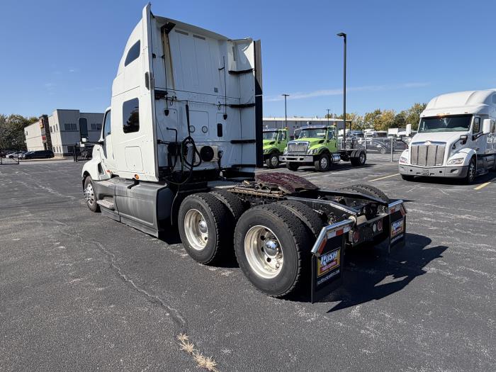 2022 International LT625-8