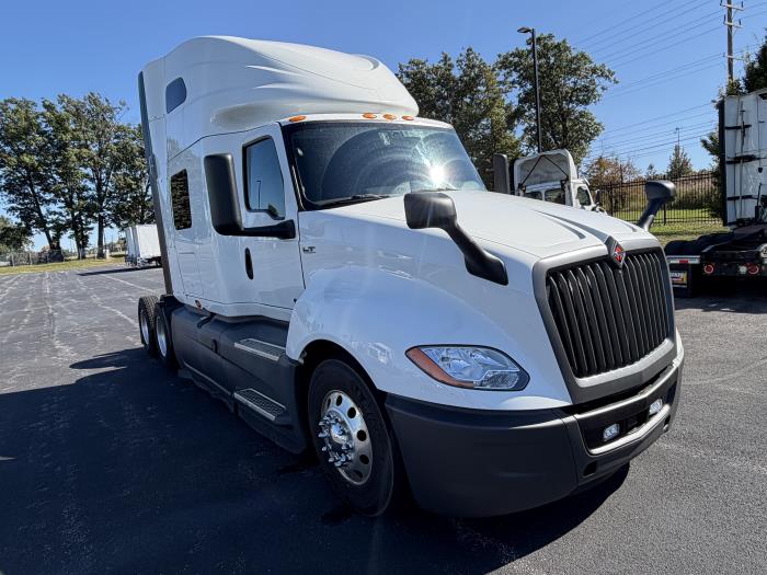 2022 International LT625-2