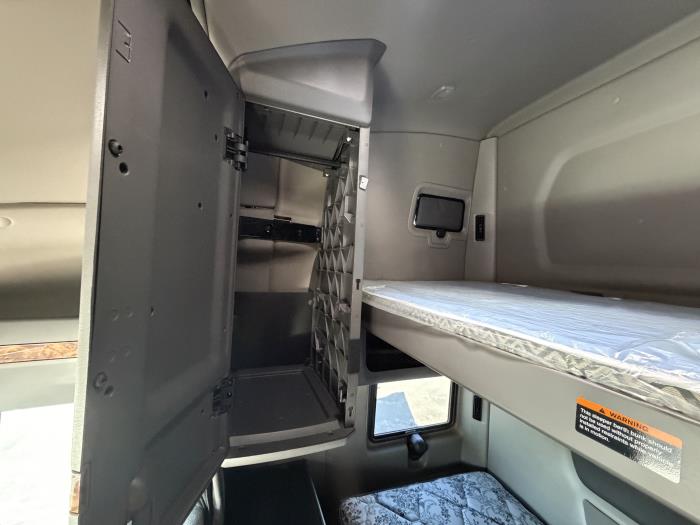 2022 International LT625-20