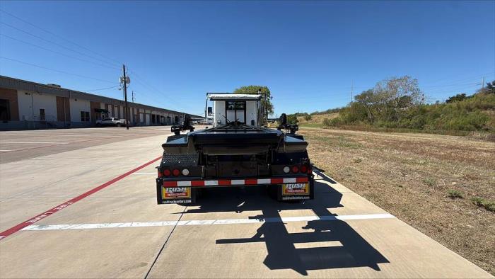 2027 Peterbilt 548-2