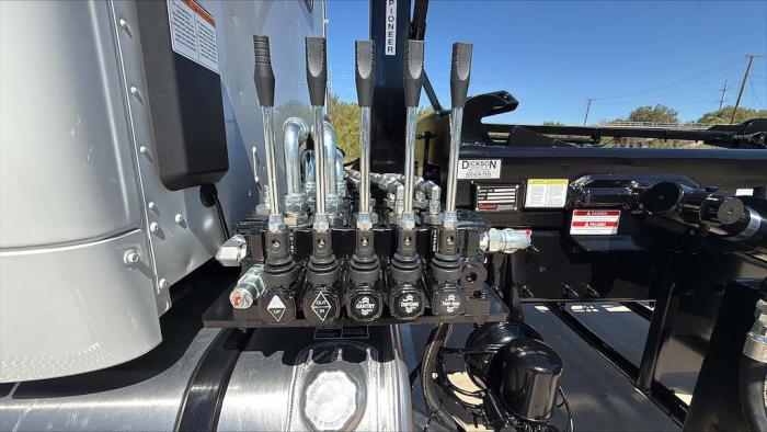 2027 Peterbilt 548-21