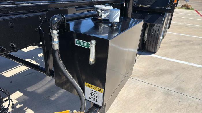 2027 Peterbilt 548-29