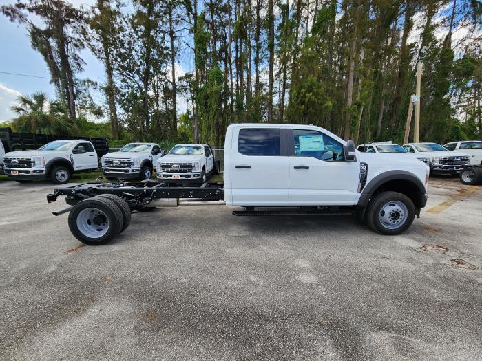 2026 Ford F-550-3