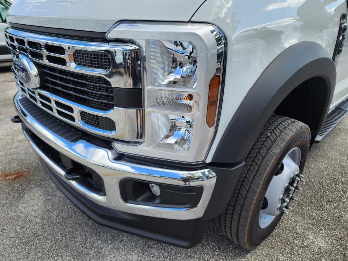 2026 Ford F-550-8