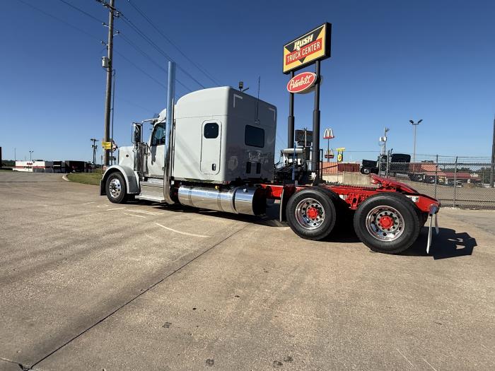 2027 Peterbilt 589-10