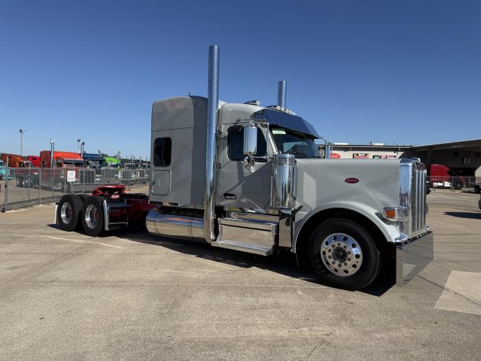 2027 Peterbilt 589-14