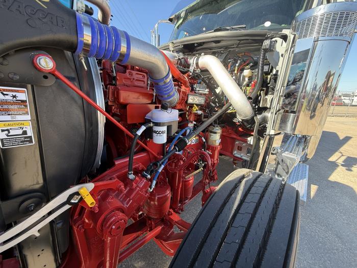 2027 Peterbilt 589-18
