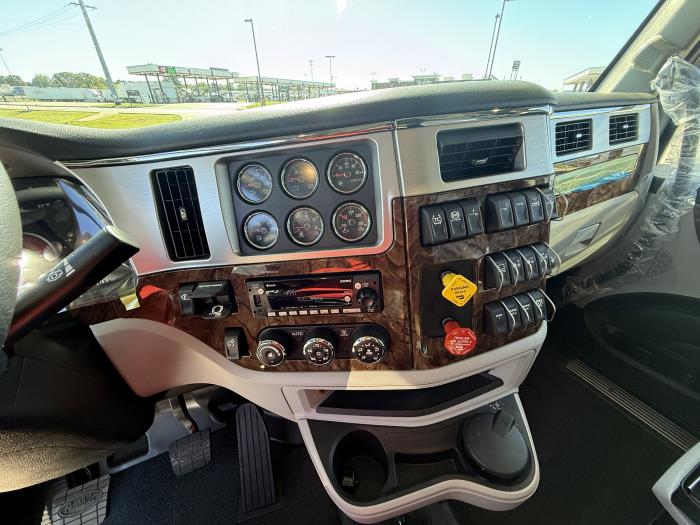 2027 Peterbilt 589-23