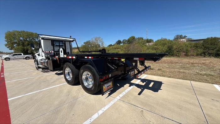 2027 Peterbilt 548-7
