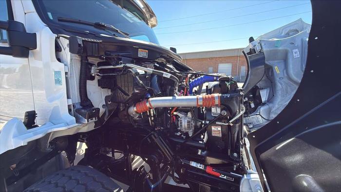2027 Peterbilt 548-8