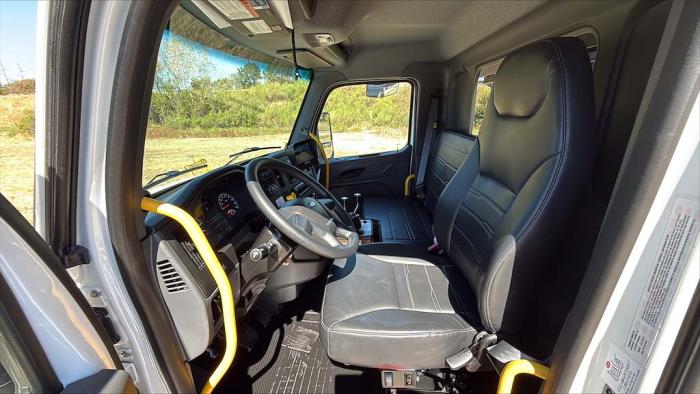 2027 Peterbilt 548-22