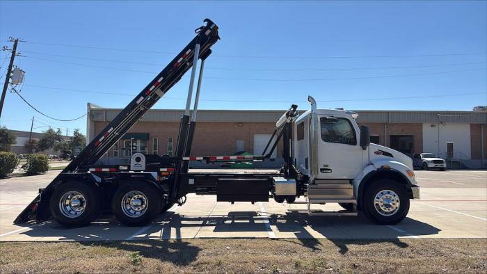2027 Peterbilt 548-35