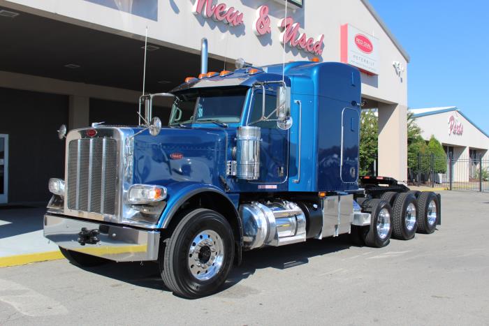 2022 Peterbilt 389-0