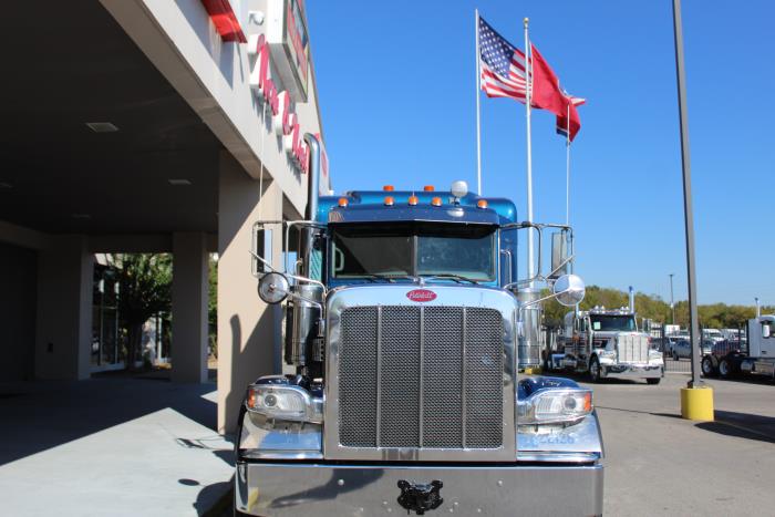 2022 Peterbilt 389-1
