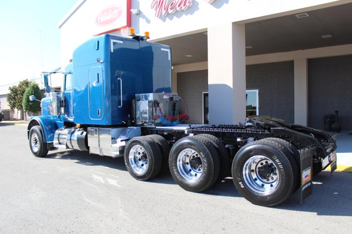 2022 Peterbilt 389-3