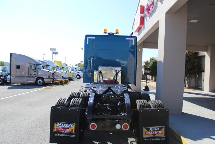 2022 Peterbilt 389-4