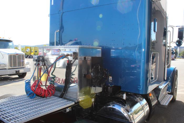 2022 Peterbilt 389-7