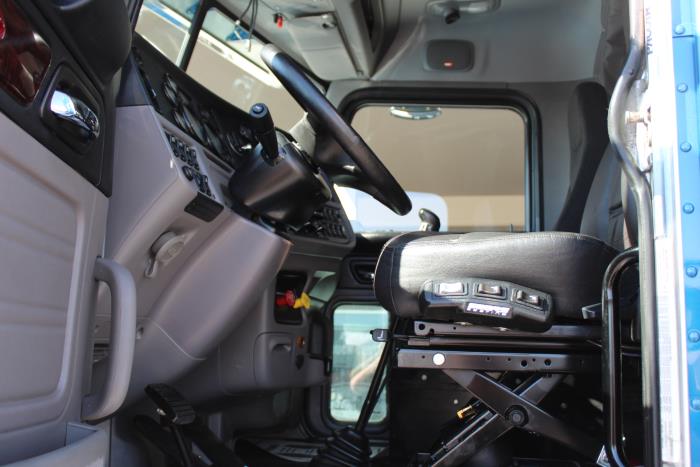 2022 Peterbilt 389-9