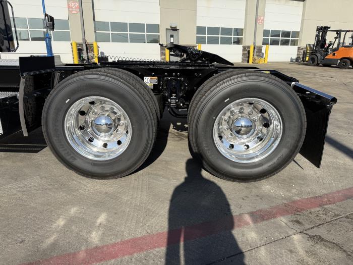 2027 Peterbilt 567-18