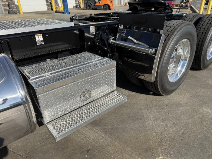2027 Peterbilt 567-20