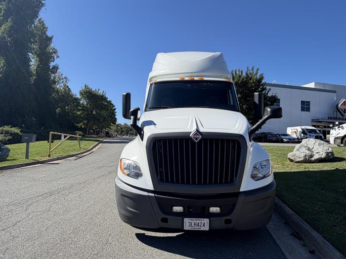 2022 International LT625-1