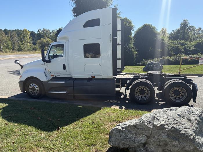 2022 International LT625-7