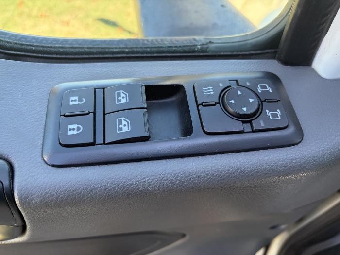 2022 International LT625-10