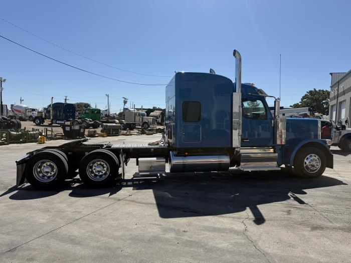 2027 Peterbilt 589-9