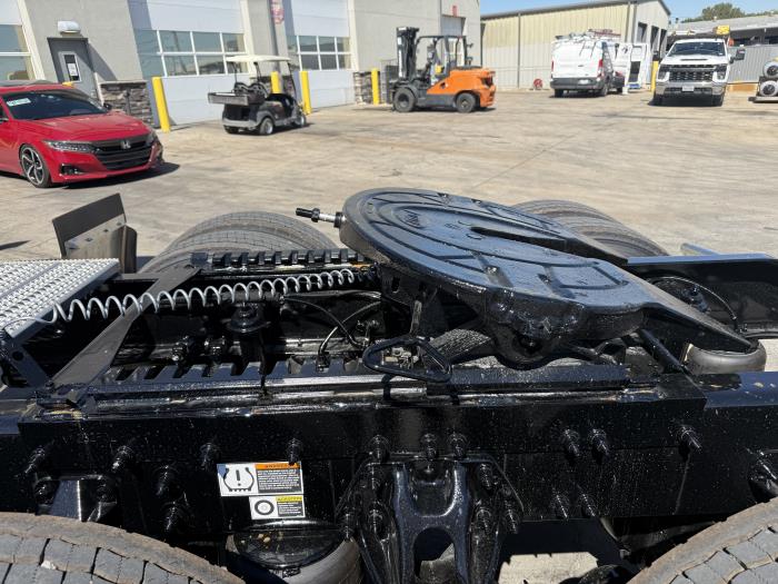 2027 Peterbilt 589-21