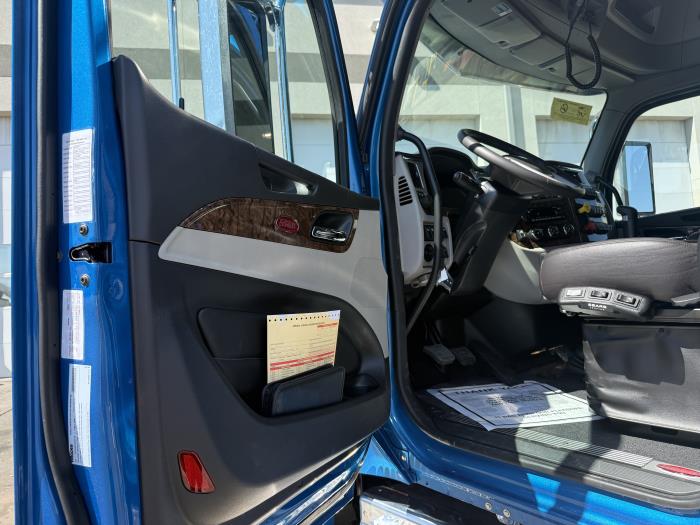 2027 Peterbilt 589-29