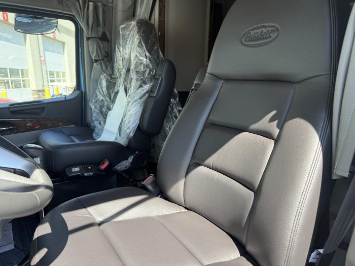 2027 Peterbilt 589-30