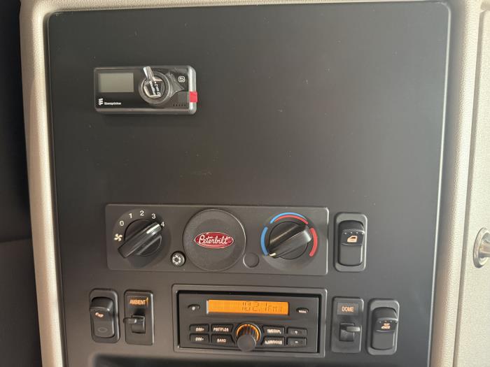 2027 Peterbilt 589-52