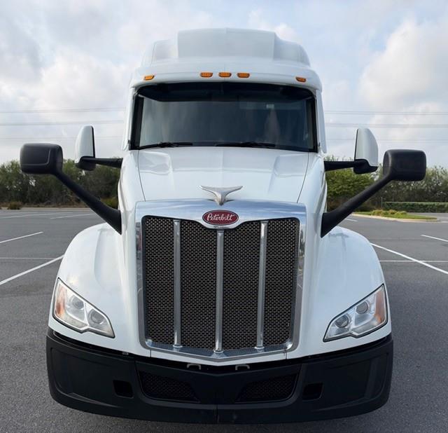 2023 Peterbilt 579-1