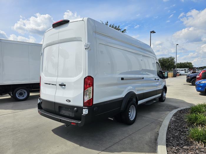 2026 Ford Transit 350 HD-5