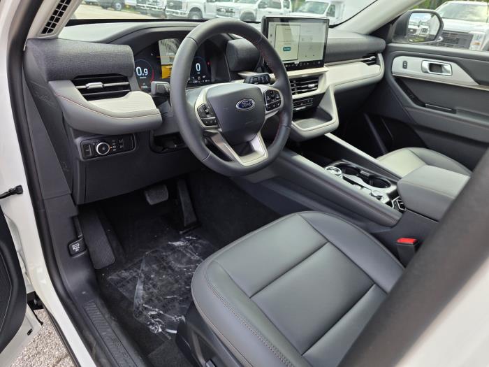 2027 Ford Explorer-9